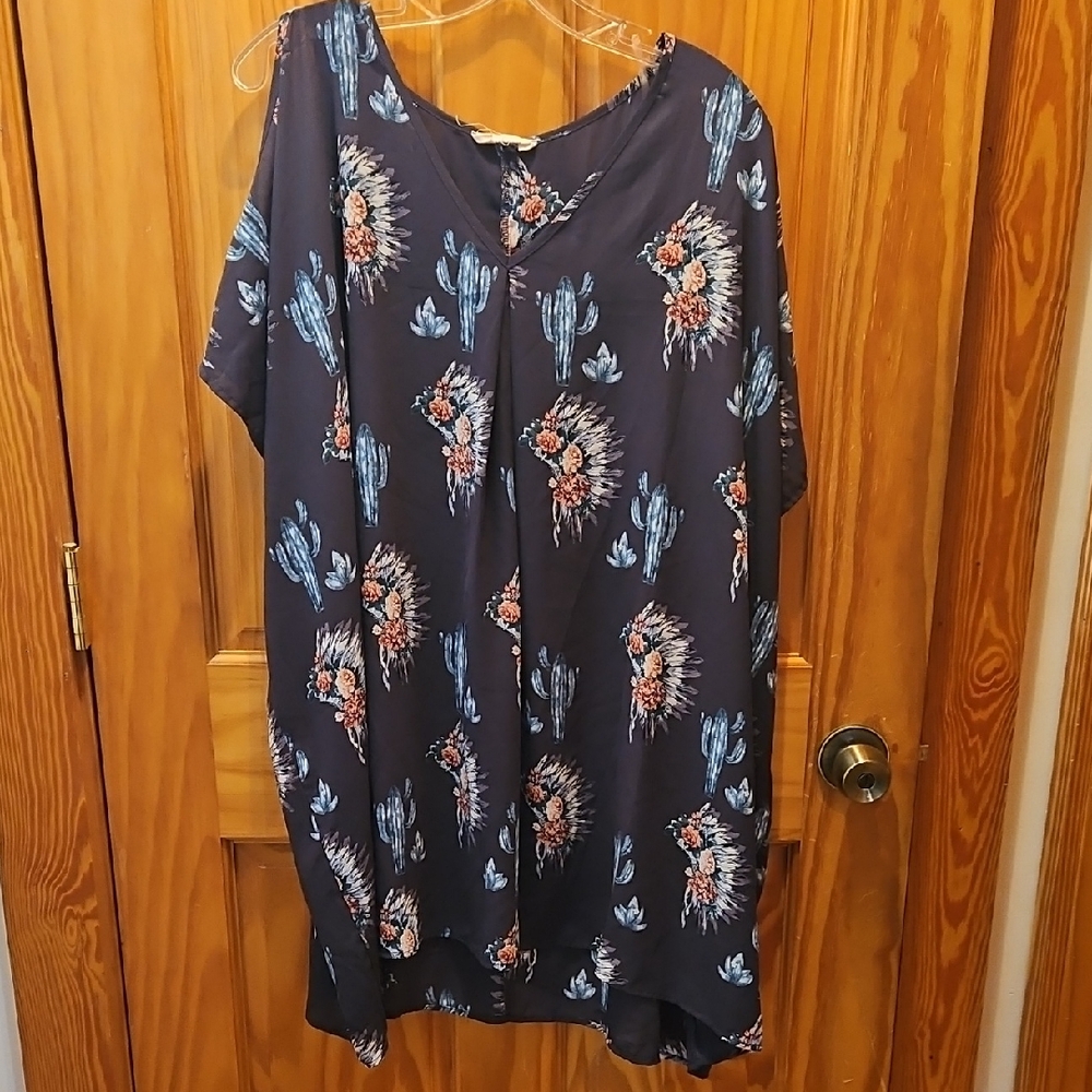 Peach Love California Dark Gray Floral Tunic
